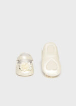 Mayoral Newborn Βρεφικές Μπαρέτες με Λουλούδι για Κορίτσι Εκρού 26-09091-083