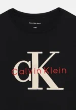 Calvin Klein Παιδικό Κοντομάνικο T-Shirt με Απλικέ Δίχτυ για Αγόρι Μαύρο LVCKSJA03B-BEH – Bild 2